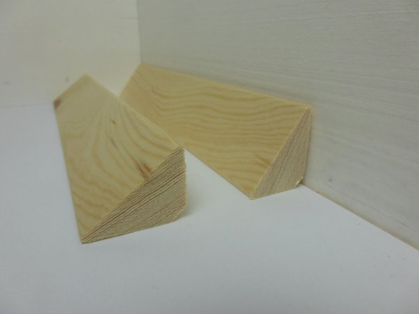 Dreikantleiste / Schwellenleiste aus Kiefer in 22x28mm