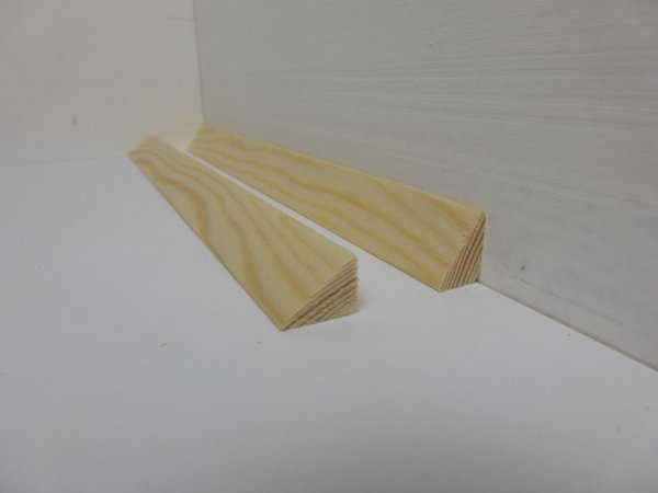 Dreikantleiste / Schwellenleiste aus Kiefer in 10x13mm